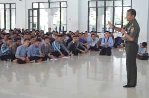 Arahan dan Nasehat  Oleh KA Bintal DAM I Bukit Barisan oleh Bpk. Kolonel Muftil Umam di Pesantren Ar Raudlatul Hasanah