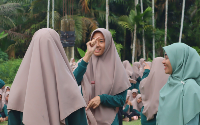 Outbound Santriwati Kelas 5 KMI