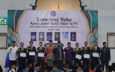 Launching Buku Karya Santri Kelas 6 KMI, Raudhah Lahirkan Penulis Muda Kreatif