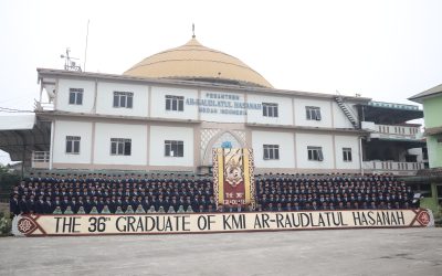 Abadikan Momen Kebersamaan, Santri dan Santriwati Akhir KMI Angkatan ke-36 Gelar Perfotoan Marhalah