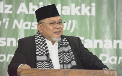 “Hiduplah yang Berarti!” Orasi Bijak KH. Husnan Bey Fananie yang Menggugah Jiwa Santri/wati Raudhah