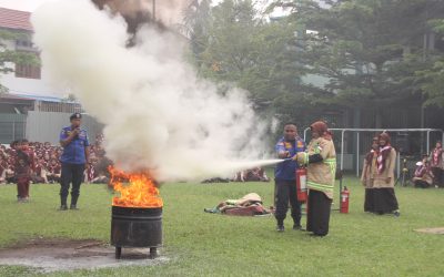 Santriwati Raudhah Ikuti Simulasi Penanggulangan Bencana Kebakaran